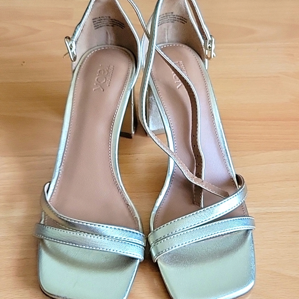 Elegant Gold Women's Heels